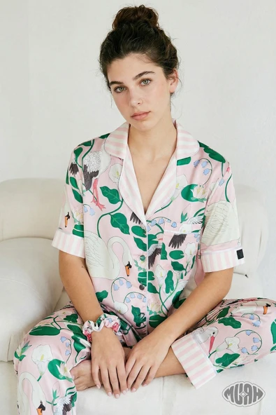 Serene Swan Kadın Saten Pijama Takımı Kuğu Desenli Kısa Kollu Pudra Pembe ürün görseli 1