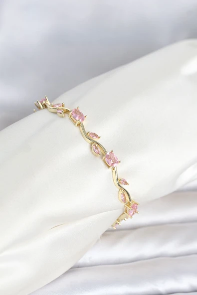Pirinç Gold Renk Pembe Zirkon Taşlı Çiçek Model Kadın Bileklik TJ-BB8538 ürün görseli 1