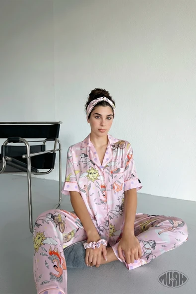 Royal Dreams Kadın Saten Pijama Takımı At ve Fayton Desenli Kısa Kollu Pembe ürün görseli 1