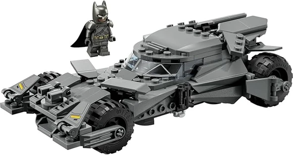 LEGO 76331 DC Batman Batman ve Superman Batmobile - Resim 2