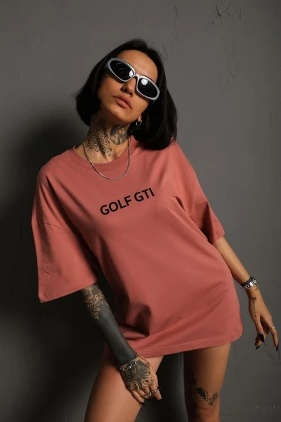 Kadın Oversize Tişört Golf GTI Retro Araba Baskılı T-shirt  - Gül Kurusu ürün görseli 1
