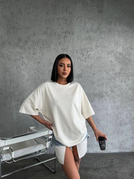 Kadın Düz T-Shirt Kısa Kol Bisiklet Yaka Oversize Rahat Kalıp Günlük Tişört - Beyaz ürün görseli 1
