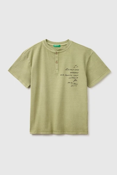 United Colors of Benetton Erkek Çocuk Haki Baskı Detaylı Düğmeli Yuvarlak Yaka T-Shirt 6-14 Yaş ürün görseli 1