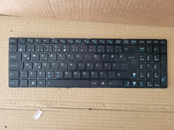 ASUS K52J ORJİNAL KLAVYE 2 EL SORUNSUZ kargo dahil SIFIR KADAR TEMİZ ürün görseli 1