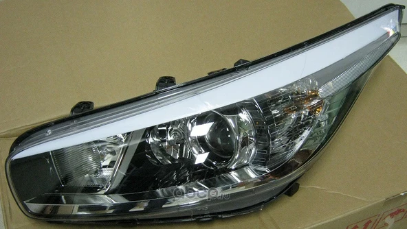 Kia Ceed (2012 Yılında Çıkan Kasa) Far Sol Siyah Motorlu Seviye Ayarlamalı (Oem No: 92101A2000) ürün görseli 1