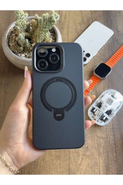 iPhone 15 Pro Max Uyumlu Karbon Desenli Standlı Ve MagSafe Uyumlu Kılıf SooCase700 ürün görseli 1