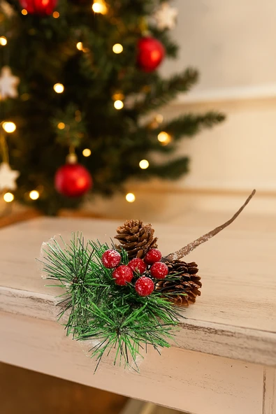 Yılbaşı Çam Dalı 22 cm – Berryli Kozalaklı Karlı Dekoratif Dal ürün görseli 1