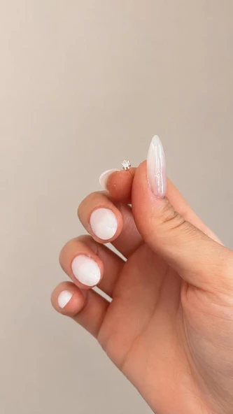 925 Ayar Gümüş Piercing Küpe Unisex Kare Zirkon Taşlı Mini Tragus Helix Minimal Tasarım ürün görseli 1