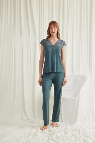 Arias Closet Yakası Kolu ve Omzu Dantelli Önü Düğmeli Pijama Takımı ürün görseli 1