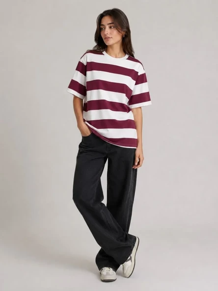 Kadın Çizgili Oversize Tişört Bisiklet Yaka Kısa Kol Yazlık T-shirt - Bordo ürün görseli 1