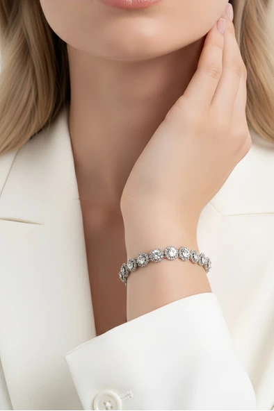 Çiçek Model Elmas Görünümlü Silver Renk Bileklik ürün görseli 1