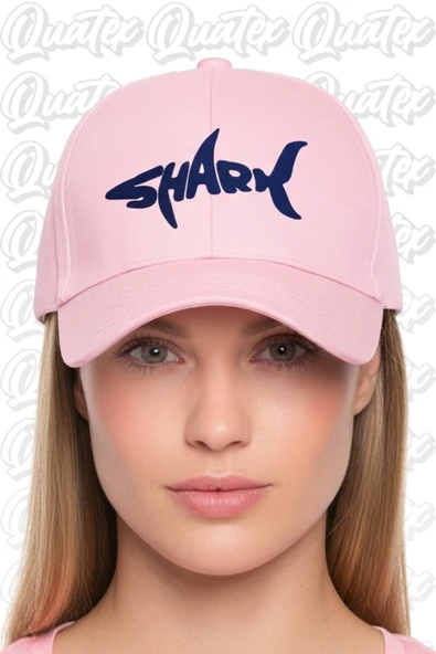 Quatex Shark Nakışlı Şapka – Pembe %100 Pamuk Gabardin Unisex Model ürün görseli 1