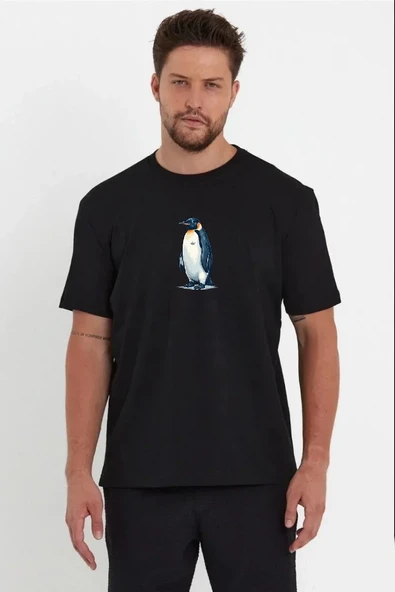 Erkek Oversize Tişört - Sırt Baskılı "survivor Penguin" Temalı, Felsefi Yazılı Bisiklet Yaka Tişört - Siyah ürün görseli 1