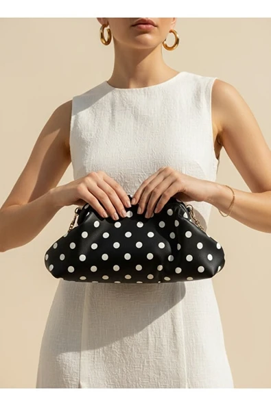 Kadın Puantiyeli Benekli Burslu Pouch Clutch Çanta Altın Zincir Detaylı (21x13) ürün görseli 1