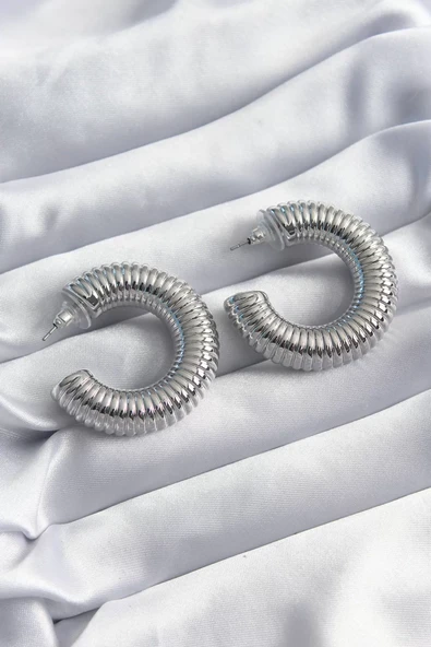 Pirinç Gümüş Renk İşleme Halka Model Kadın Küpe - TJ-BKP8243 ürün görseli 1