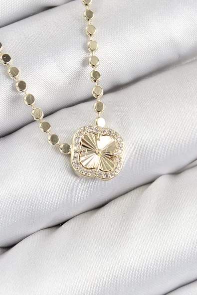 Pirinç Zirkon Taşlı Yonca Model Ezme Zincir Gold Renk Kadın Kolye - TJ-BKO10392 ürün görseli 1