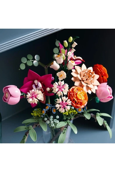 LEGO ® Botanicals Pembe Çiçek Buketi 10342 - Yetişkinler için Dekoratif Çiçek Yapım Seti (749 Parça) ürün görseli 1