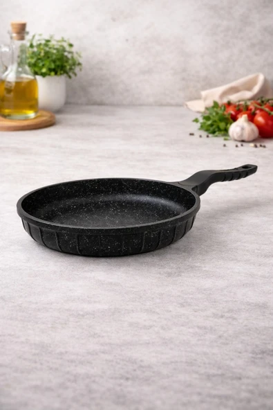 LAVONNI Line 20 cm Döküm Tava – Granit Yapışmaz Tava ürün görseli 1