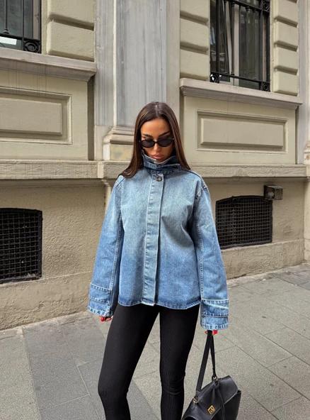 Yaka Detaylı Rahat Kesim Denim Ceket ürün görseli 1