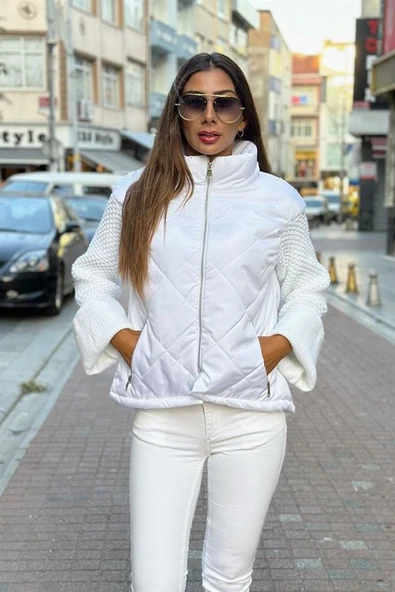 Beyaz Dik Yaka Kolları Triko Cepleri Fermuarlı Şişme Mont ürün görseli 1