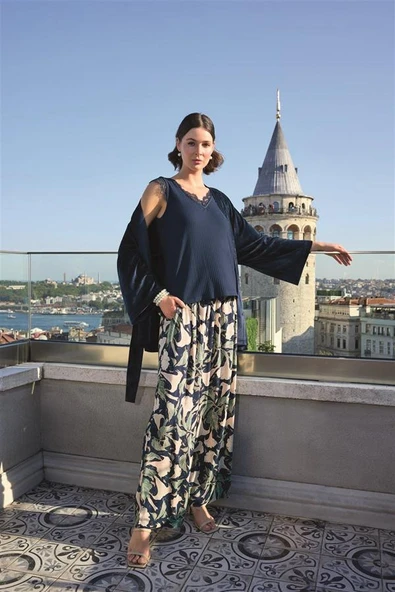 Yaprak Desenli ve Dantelli 3’lü Pijama Takımı ürün görseli 1