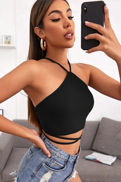 Kadın Siyah Sırtı Açık Boyundan Çapraz Bağlamalı Crop Top Bluz ürün görseli 1