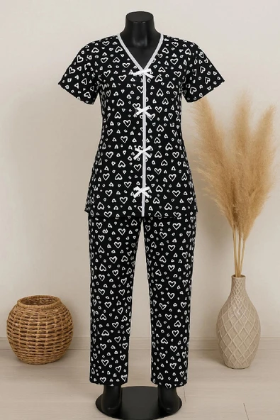Kadın Siyah Beyaz Kalp Desenli Fiyonklu Kısa Kollu Pijama Takımı ürün görseli 1