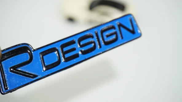 DK Tuning Volvo R Design Bagaj Siyah Mavi ABS Yazı Logo Arma ürün görseli 1