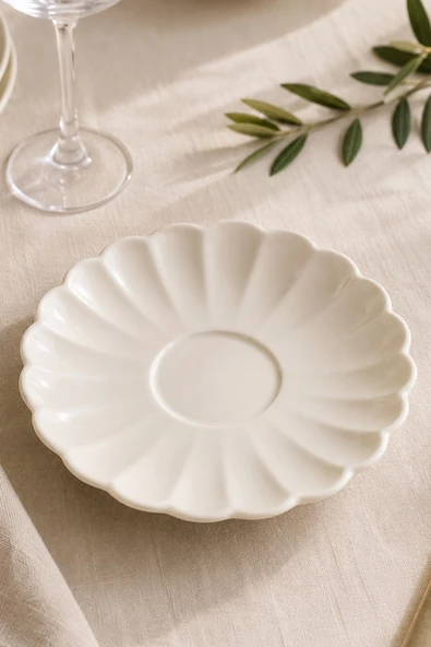 Kütahya Porselen Bone Luz Çay Tabağı 11,50cm Krem Tekli ürün görseli 1