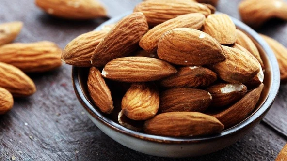 1. KALİTE BADEM İÇİ 1KG ürün görseli 1
