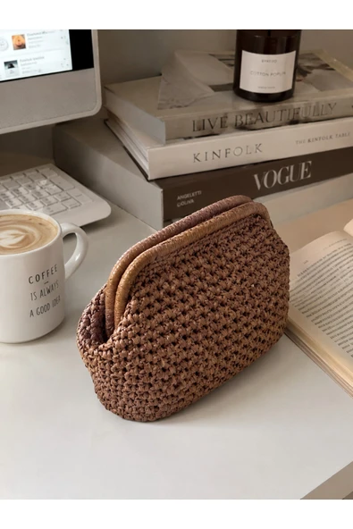 Kadın Kahverengi El Örgüsü Hasır Clutch Çanta 25 x 20 ürün görseli 1
