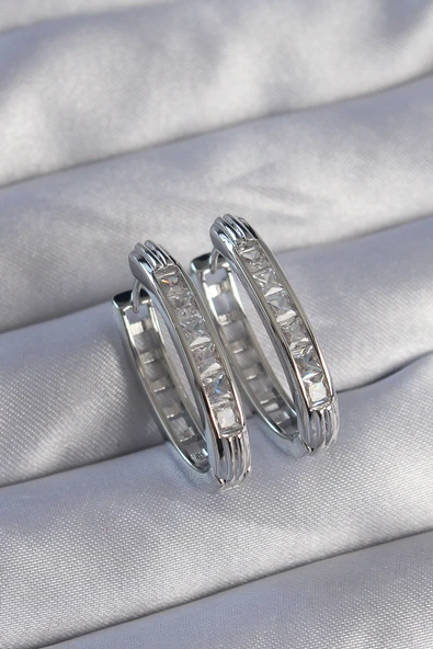 Pirinç Gümüş Renk Zirkon Taşlı Oval Model Küpe ürün görseli 1