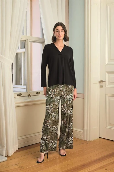 Çiçek Yaprak ve Etnik Desenli Uzun Kollu Pijama Takımı ürün görseli 1