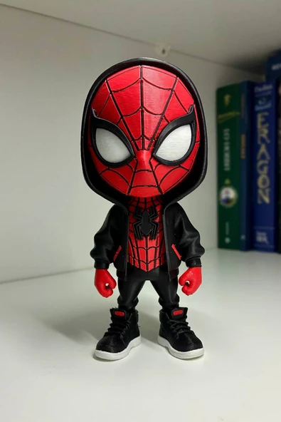 Urban Spider-Man Dekoratif Figür – Şehir Tarzı Örümcek Adam Koleksiyon Modeli ürün görseli 1