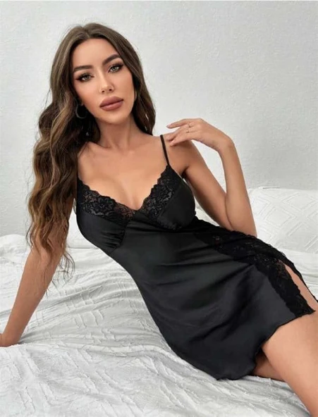 Closet Siyah Dantel İşlemeli Yırtmaçlı İnce Askılı Saten Kısa  Gecelik ürün görseli 1
