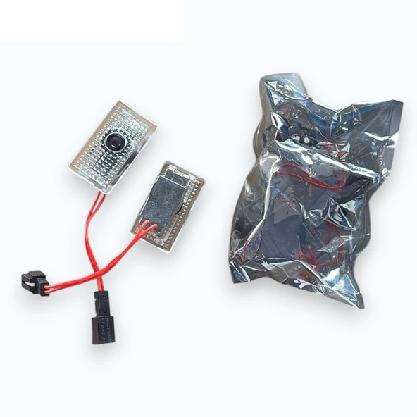 TESLA MODEL Y İÇİN UYUMLU KAPI ALTI AYDINLATMA SETİ PERFORMANS LOGO ürün görseli 1