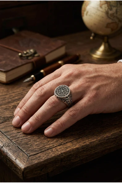 Begondio Viking Tarzı Vegvisir ve Runik Yazılı Kıvrım Detaylı Ayarlanabilir Erkek Yüzük ürün görseli 1
