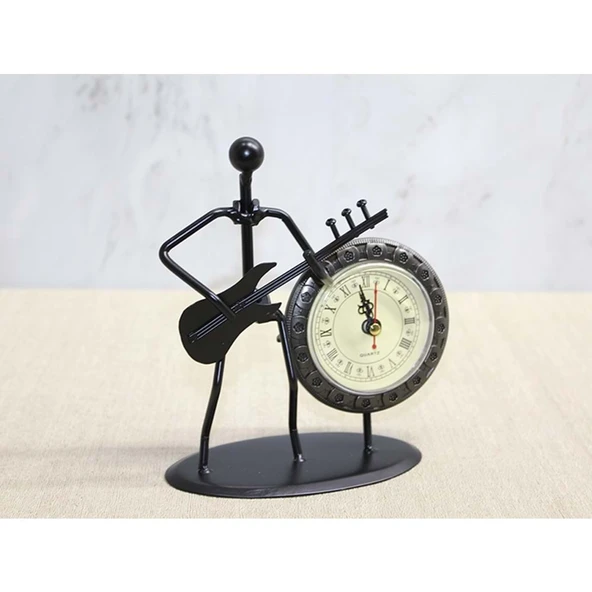 Metal Saatli Gitar Çalan Müzisyen - Resim 2