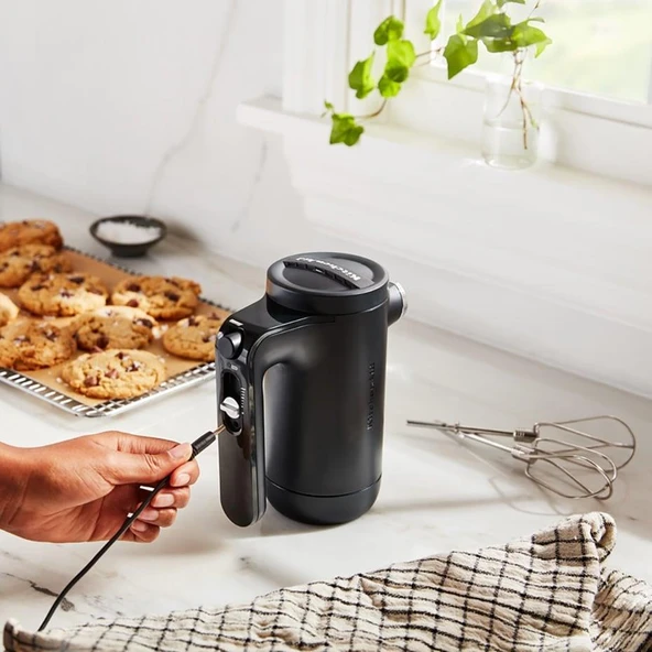 KitchenAid Kablosuz El Mikseri - Matte Black - Resim 8