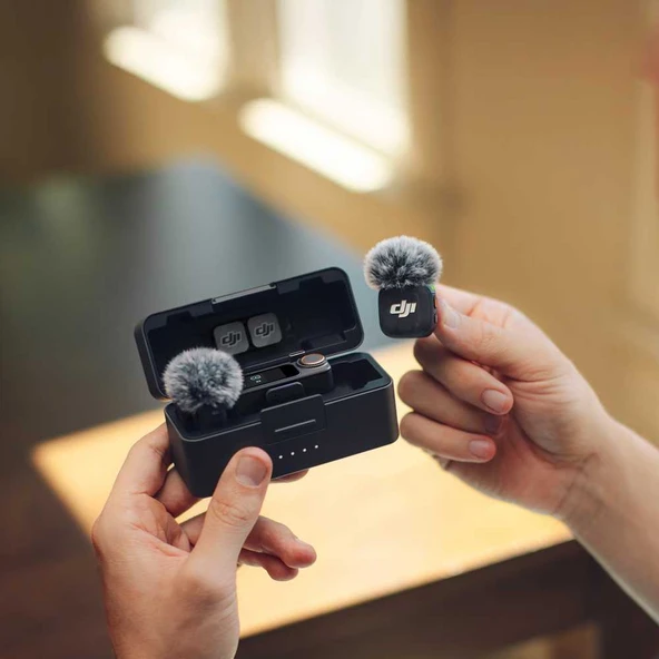 DJI Mic 3 (2 Verici TX + 1 Alıcı RX + Şarj Kutusu) Siyah – MIC300 ürün görseli 1