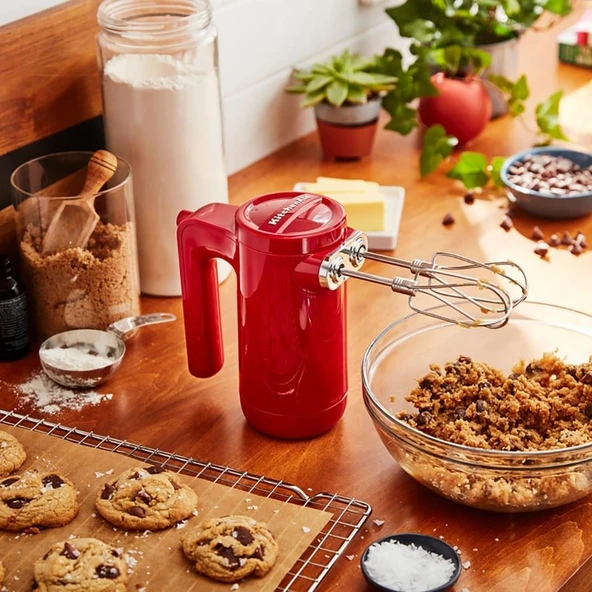 KitchenAid Kablosuz El Mikseri - Empire Red - Resim 6