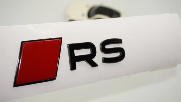 DK Tuning RS 2025+ Bagaj Siyah Kırmızı Yazı Logo Arma Audi İle Uyumlu ürün görseli 1