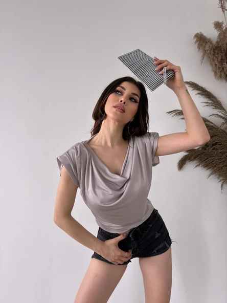 Vatkalı Degaje Yaka Buzzy Bluz - Resim 3