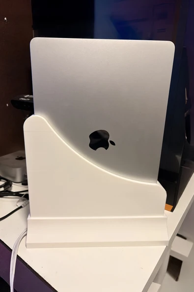 MacBook Air M4 13 inch Uyumlu Dikey Laptop Standı ürün görseli 1
