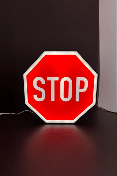 Stop Dur Tasarımlı Dekoratif Aydınlatma (24x24cm) ürün görseli 1