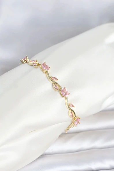 Pirinç Gold Renk Pembe Zirkon Taşlı Çiçek Model Kadın Bileklik ürün görseli 1