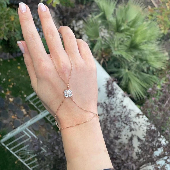 Zirkon Taşlı Yonca Rose Gold Kaplama 925 Ayar Gümüş Şahmeran ürün görseli 1