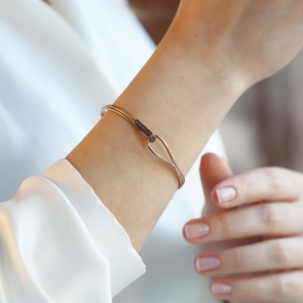 Düğüm Taşlı  Rose Gold Kaplama Gümüş Bileklik ürün görseli 1