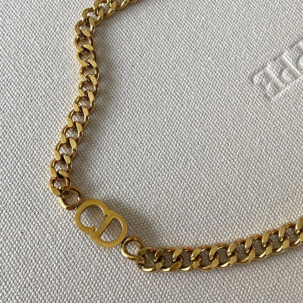 CD Gurmet Gold Çelik Kolye ürün görseli 1