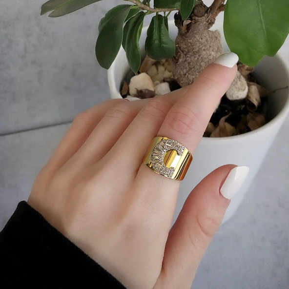 C Harfi Baget Taşlı Gold Kaplama Gümüş Yüzük ürün görseli 1